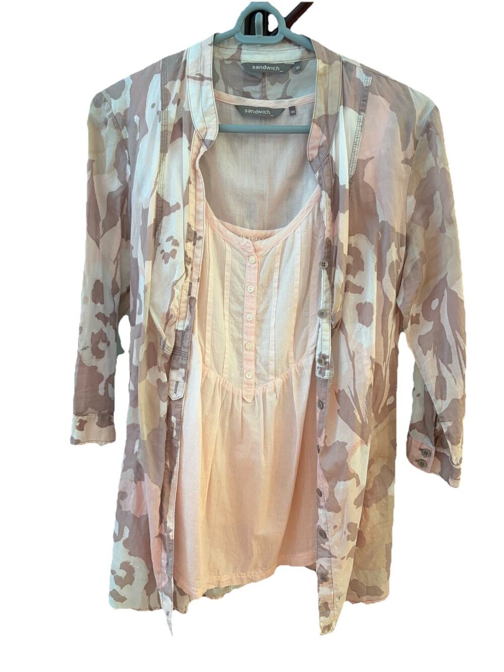 Sandwich_ 100% Cotton Pale Pink Tank Blouse And Pale Camo Jacket